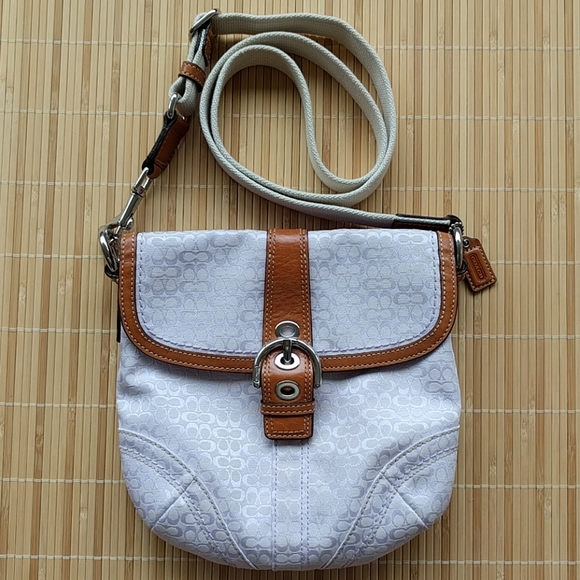 Coach Handbags - Coach crossbody bag in lilac